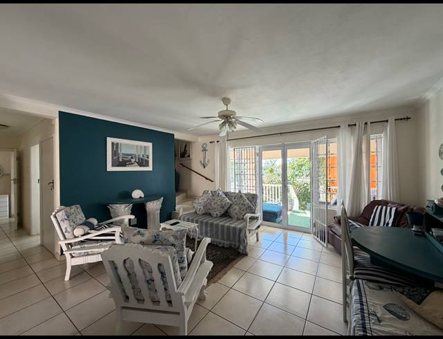 4 BEDROOM DUPLEX FOR SALE IN SCOTTBURGH CENTRAL